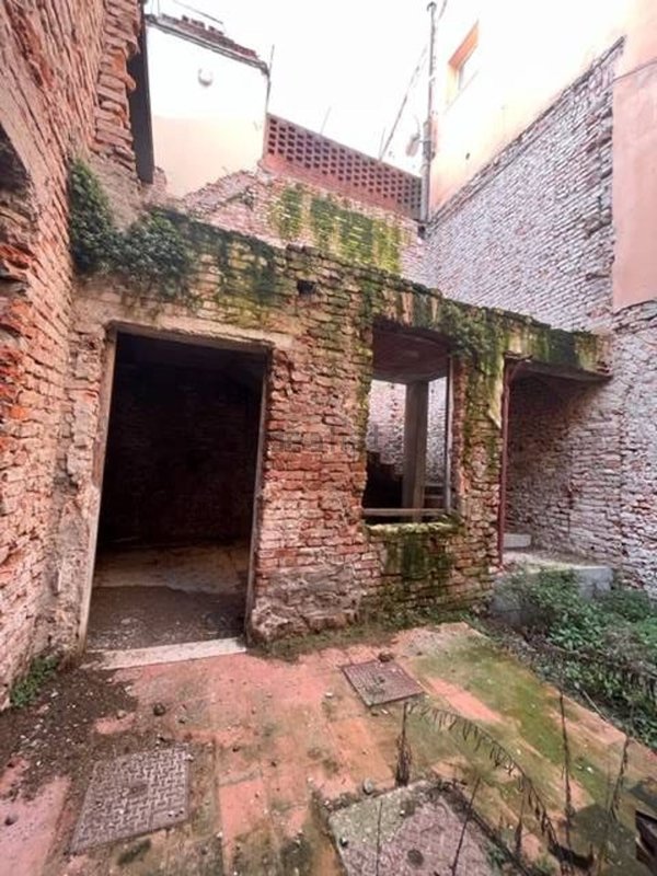 casa indipendente in vendita a Mantova in zona Centro Storico