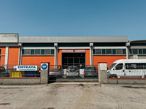 capannone in vendita a Mantova in zona Belfiore