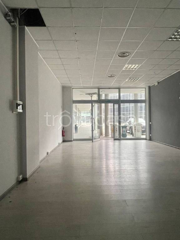 negozio in vendita a Mantova in zona Case Ghisiolo