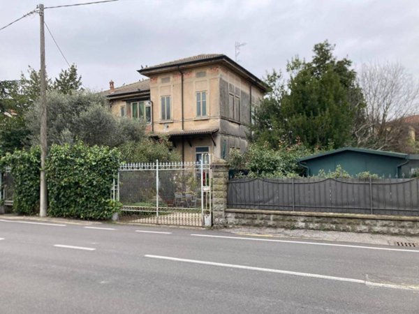 casa indipendente in vendita a Mantova in zona Chiesanuova
