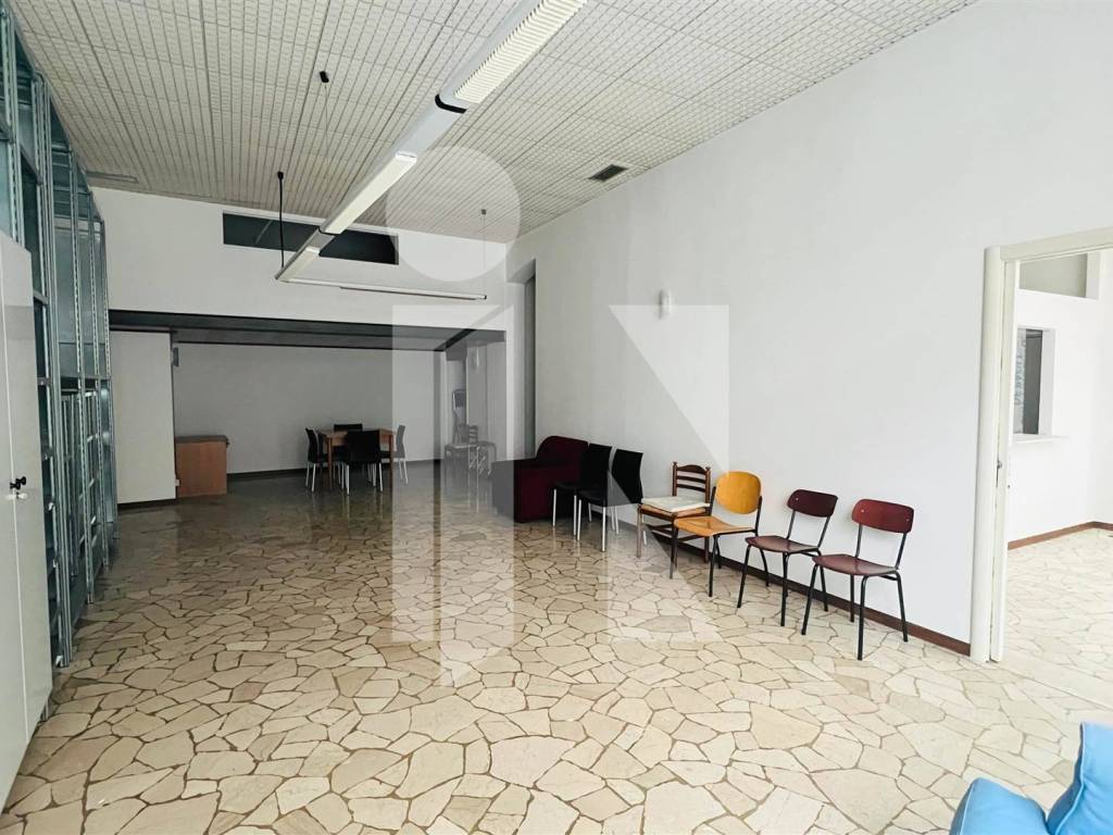 negozio in vendita a Mantova in zona Centro Storico