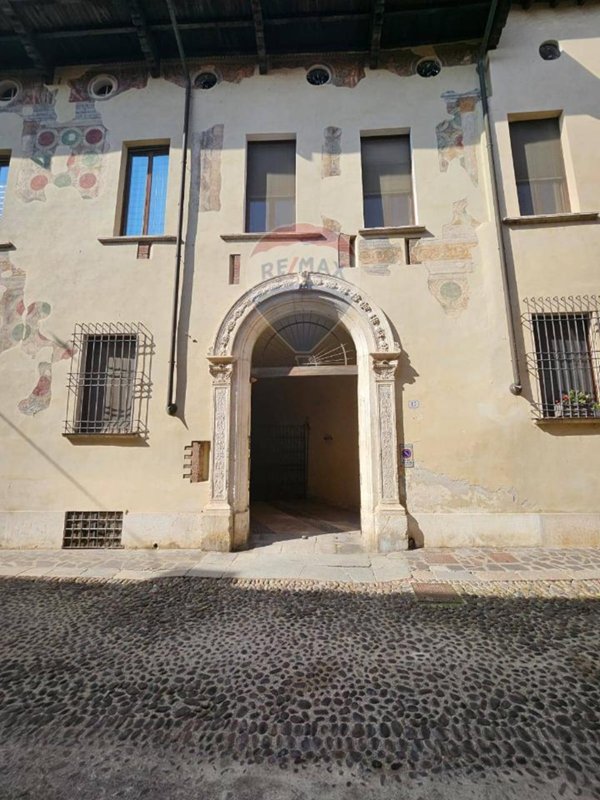 appartamento in vendita a Mantova in zona Centro Storico