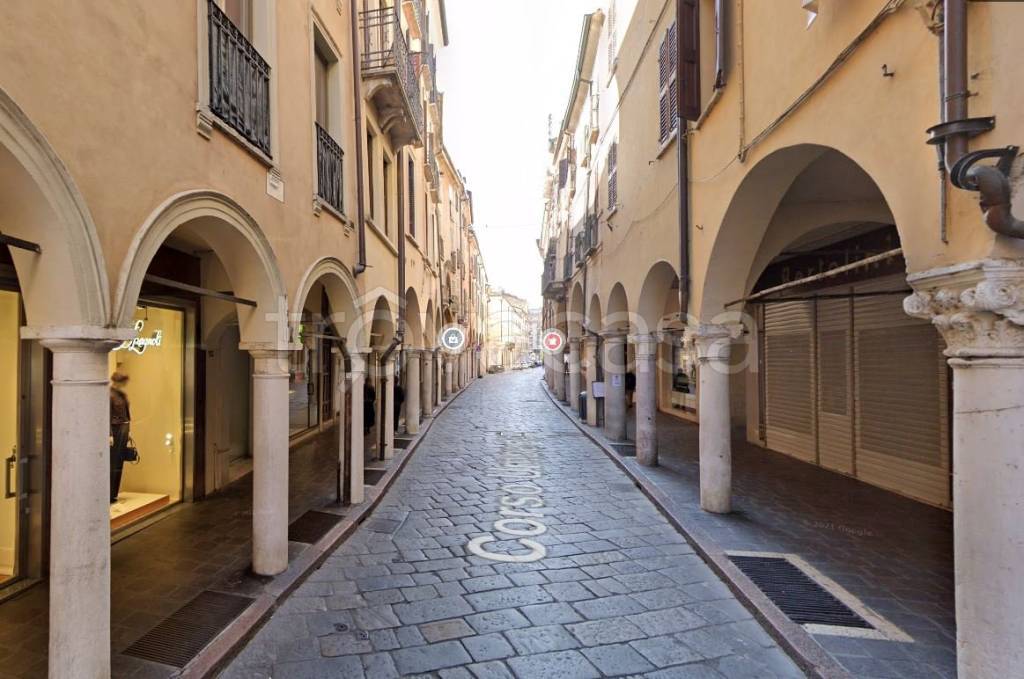 negozio in vendita a Mantova
