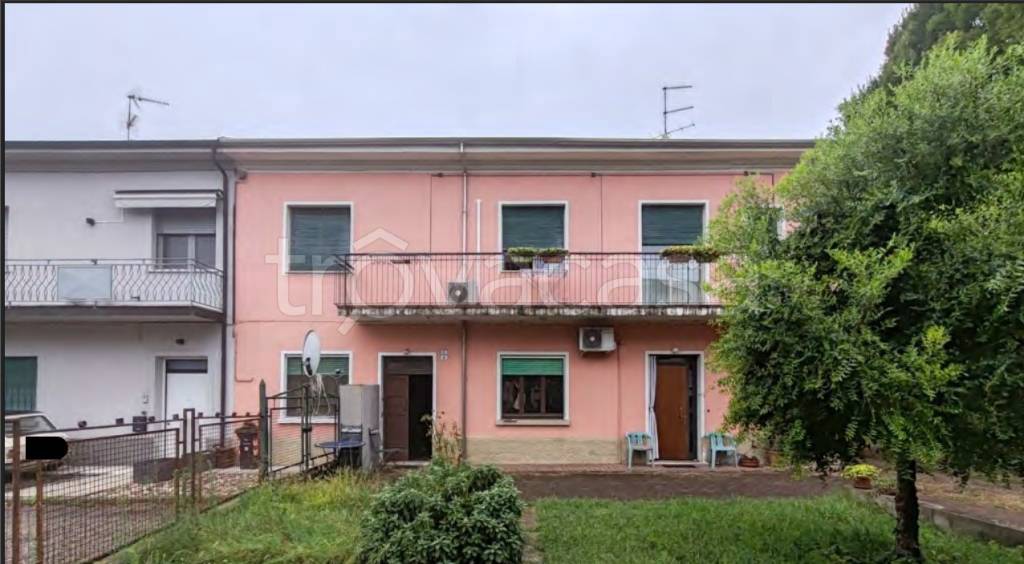 appartamento in vendita a Mantova in zona Cittadella