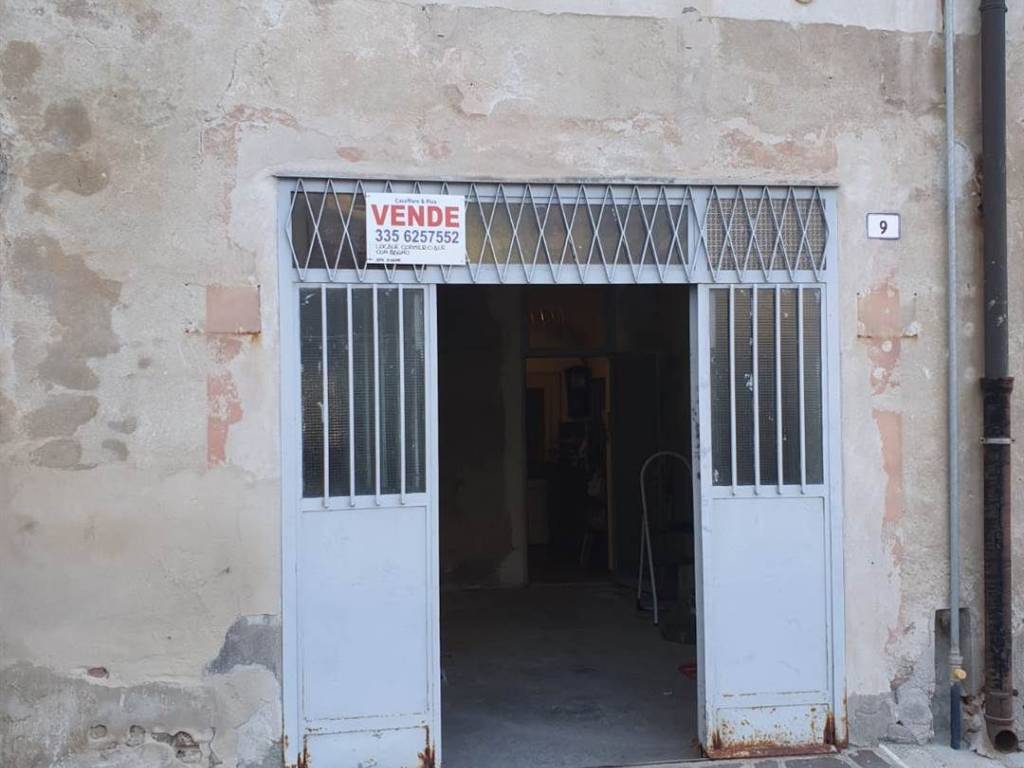 negozio in vendita a Mantova