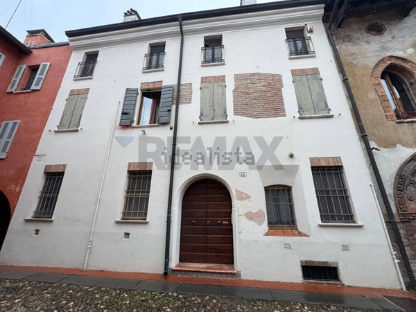 appartamento in vendita a Mantova in zona Centro Storico