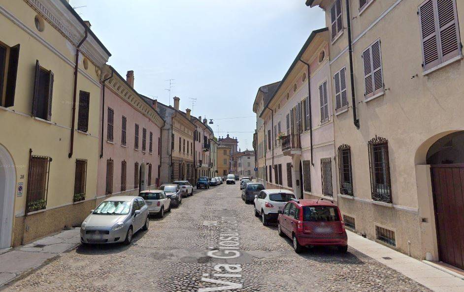 negozio in vendita a Mantova