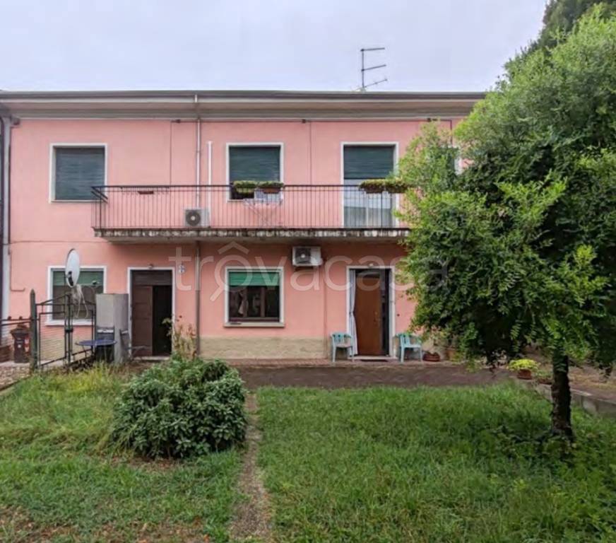 appartamento in vendita a Mantova in zona Cittadella