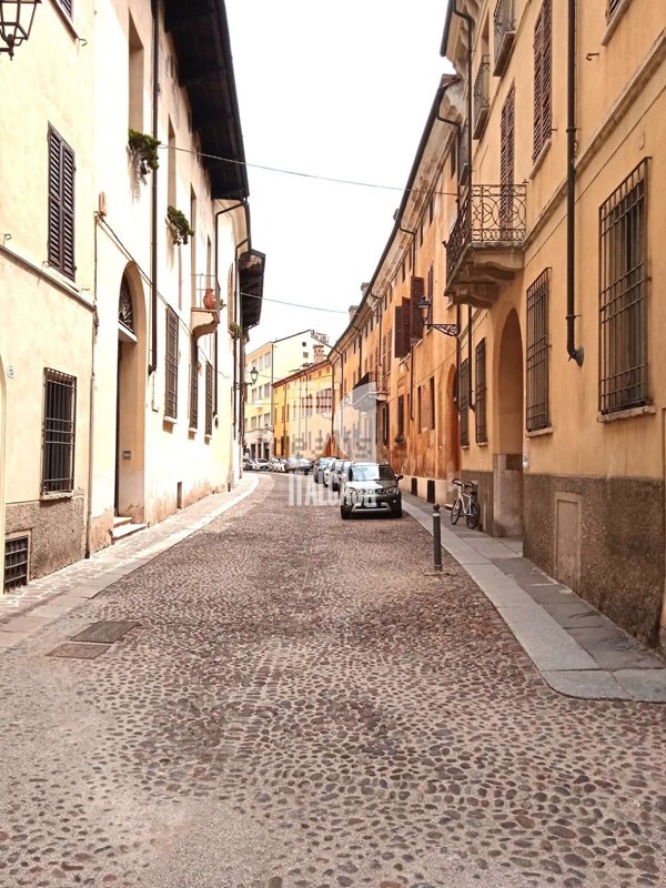 appartamento in vendita a Mantova in zona Centro Storico