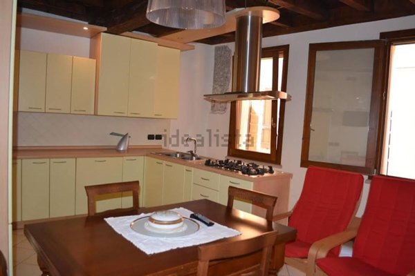 casa semindipendente in vendita a Mantova in zona Centro Storico