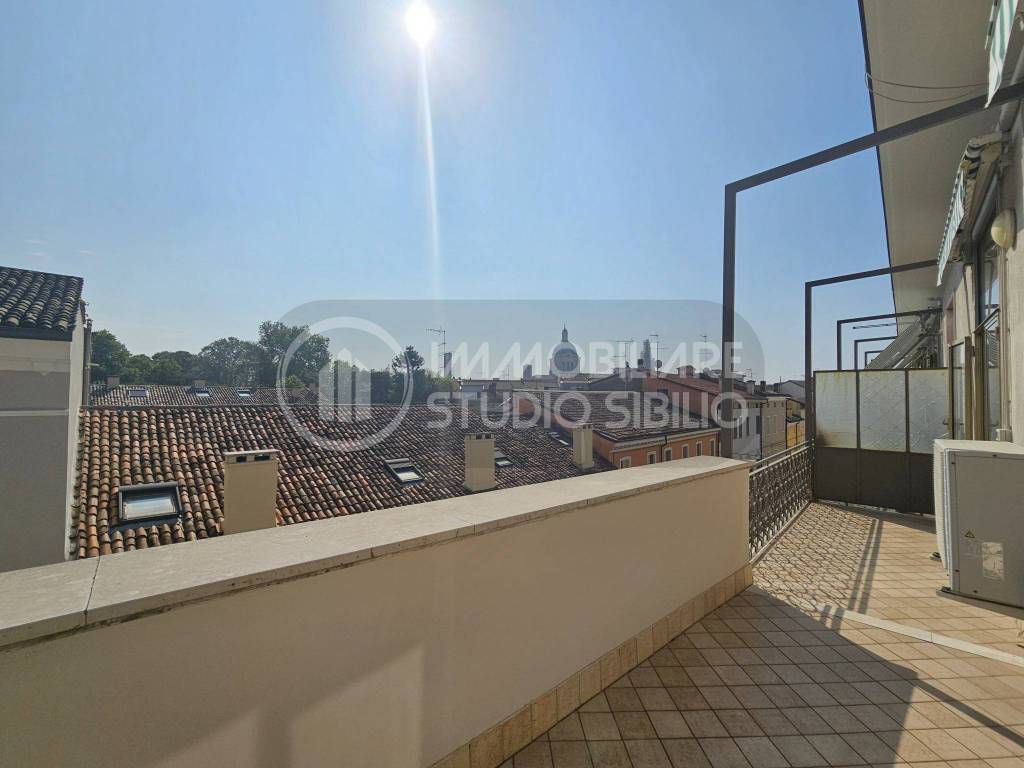 appartamento in vendita a Mantova in zona Centro Storico