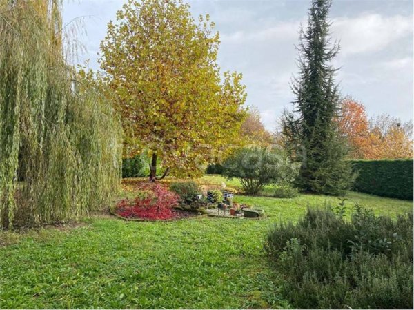 casa indipendente in vendita a Mantova in zona Castelnuovo