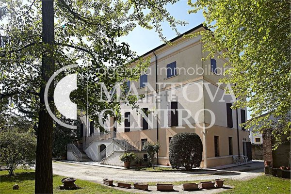 casa indipendente in vendita a Mantova in zona Castelnuovo