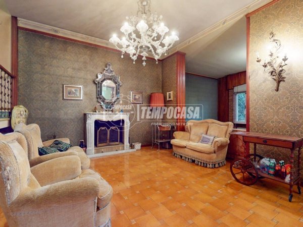 casa indipendente in vendita a Mantova in zona Strada Dosso del Corso