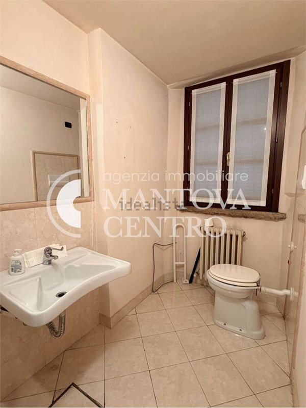 ufficio in vendita a Mantova