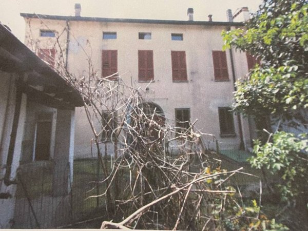 casa indipendente in vendita a Mantova in zona Centro Storico