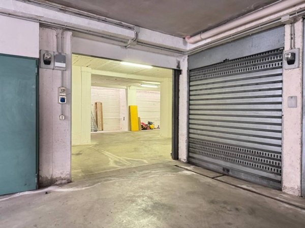 locale commerciale in vendita a Mantova in zona Tè Brunetti