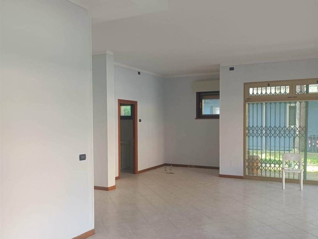 negozio in vendita a Mantova in zona Belfiore