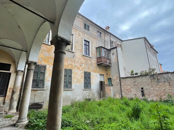 intera palazzina in vendita a Mantova