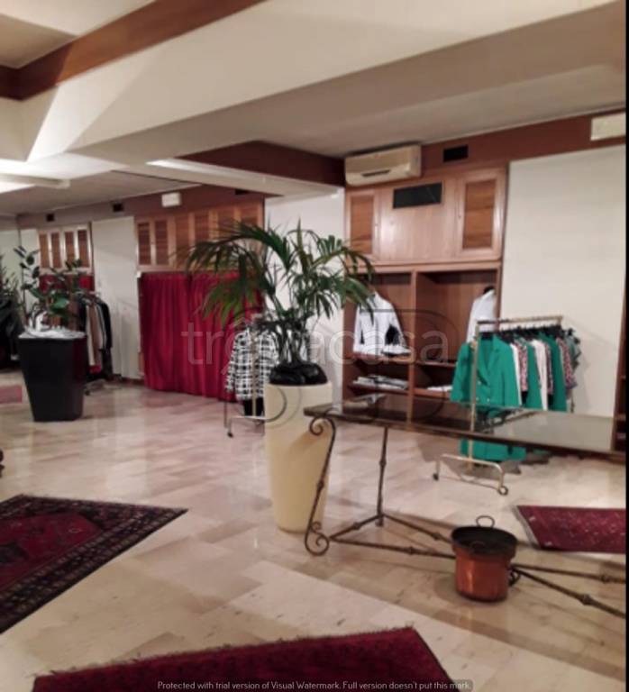 negozio in vendita a Mantova in zona Centro Storico