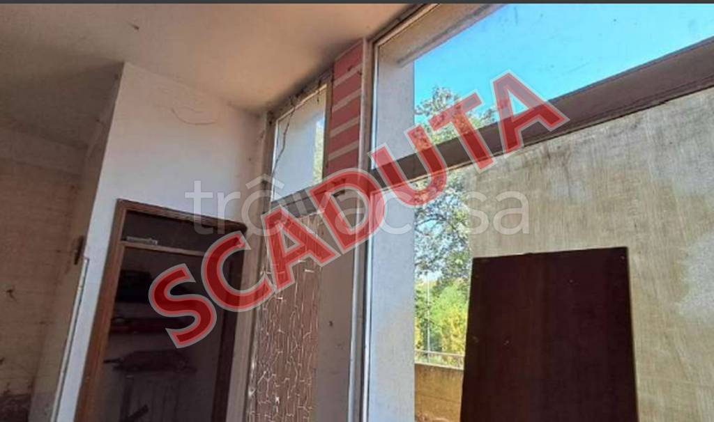 negozio in vendita a Mantova in zona Frassino