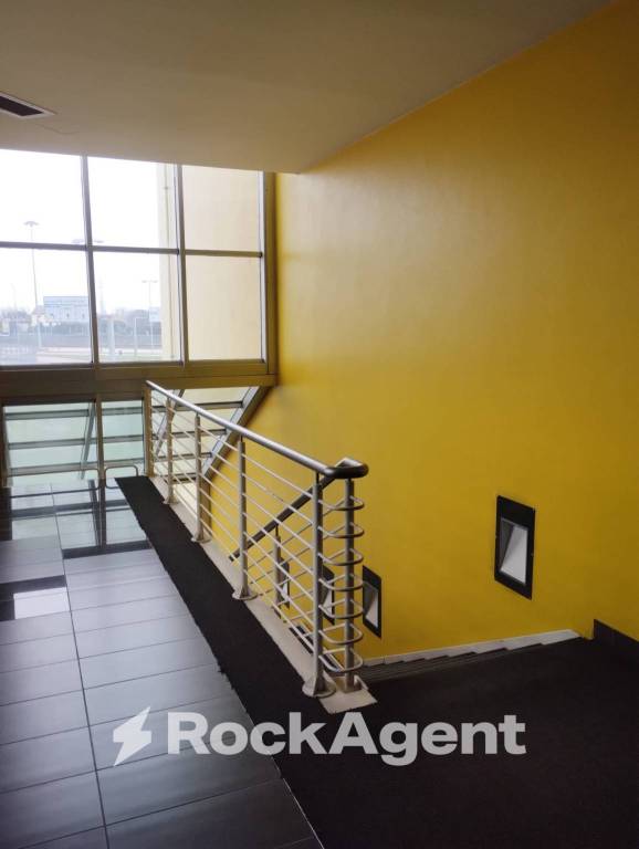 ufficio in vendita a Mantova in zona Case Ghisiolo