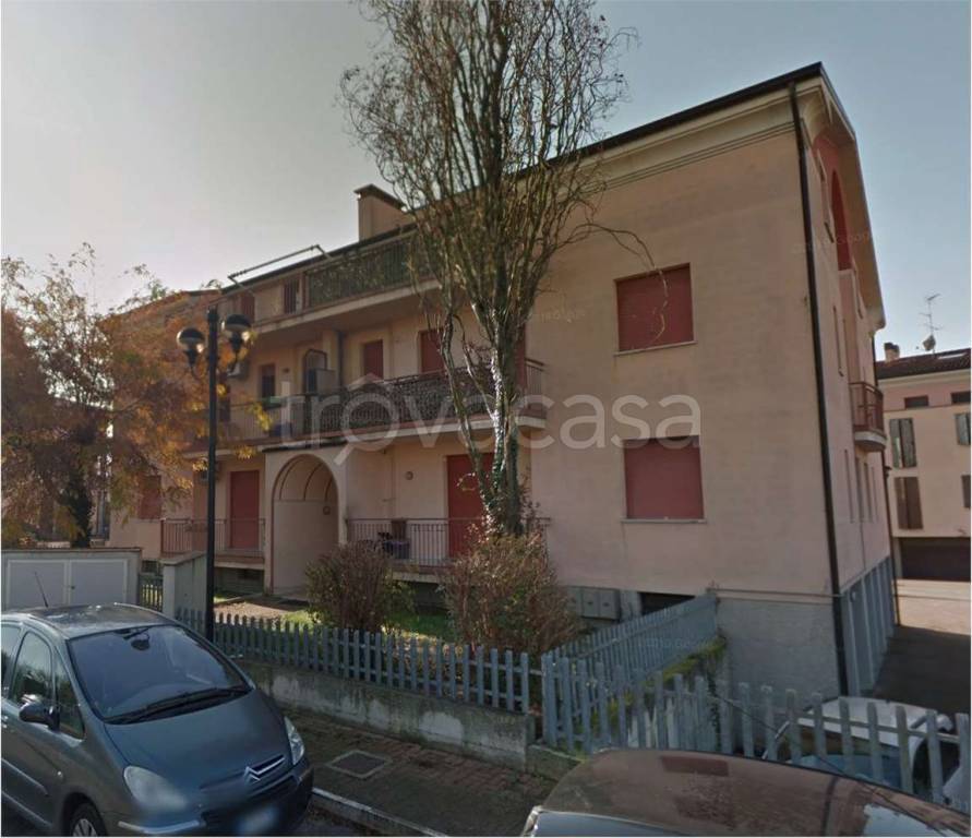 appartamento in vendita a Mantova in zona Lunetta-Frassino