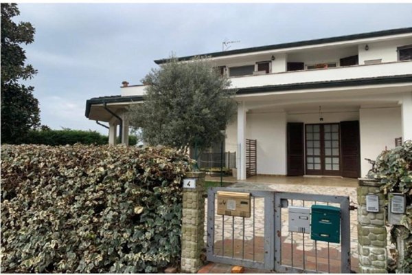 appartamento in vendita a Mantova in zona Tè Brunetti