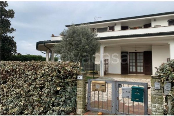 appartamento in vendita a Mantova in zona Tè Brunetti