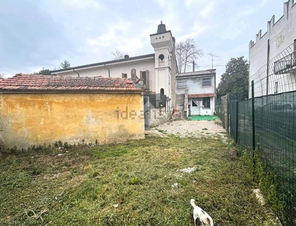 appartamento in vendita a Mantova in zona Lunetta