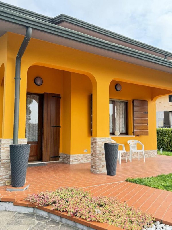 casa indipendente in vendita a Mantova in zona Porto Mantovano