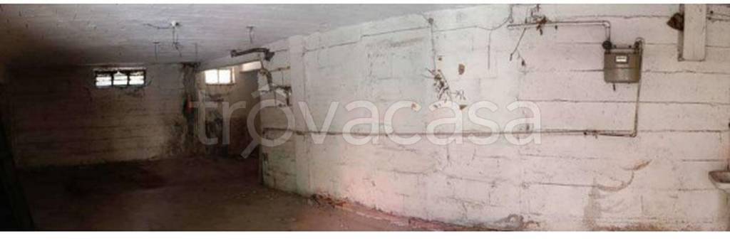 locale commerciale in vendita a Mantova in zona Valletta Paiolo