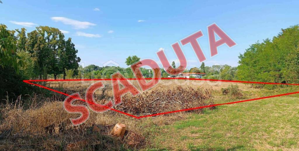 terreno edificabile in vendita a Mantova in zona Frassino