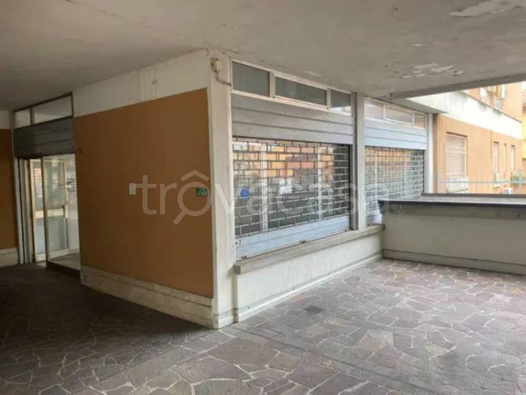 negozio in vendita a Mantova in zona Viale Risorgimento