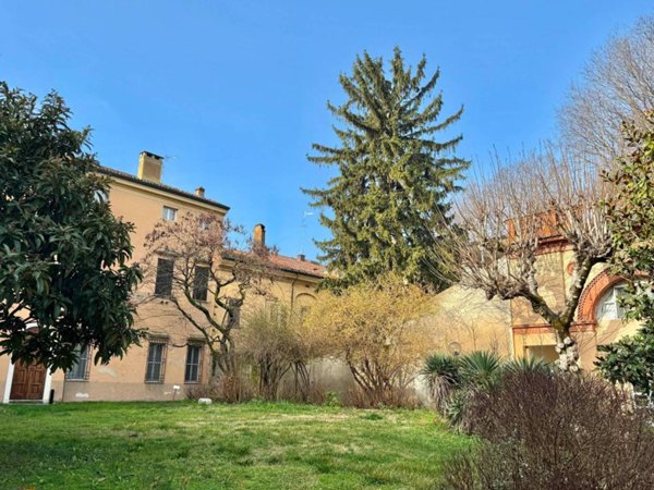 intera palazzina in vendita a Mantova in zona Centro Storico
