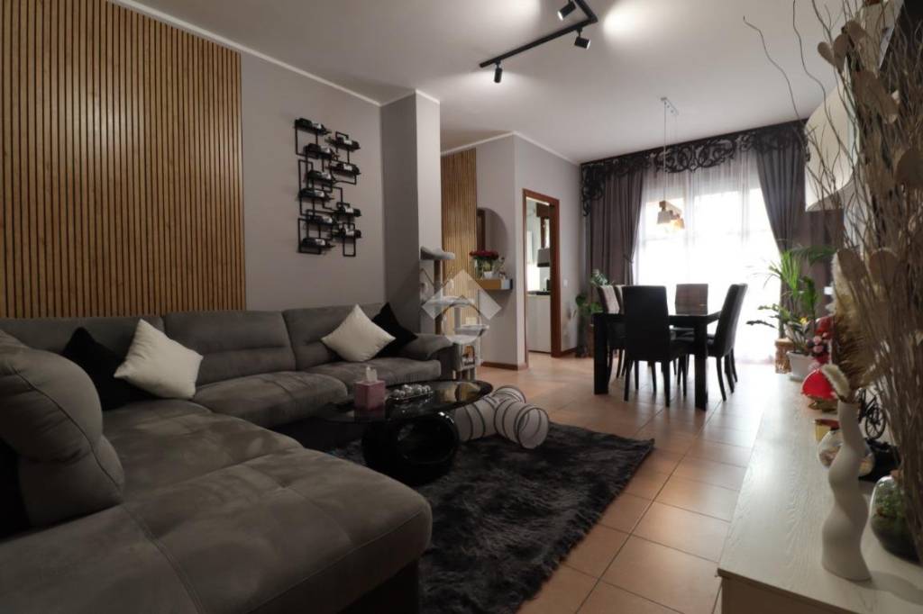 appartamento in vendita a Mantova in zona Cittadella