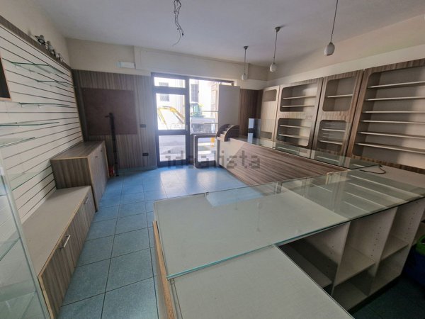 locale commerciale in vendita a Mantova in zona Centro Storico