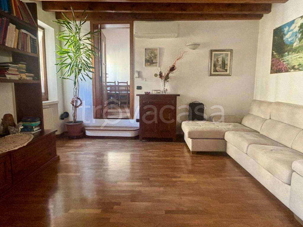 appartamento in vendita a Mantova in zona Centro Storico