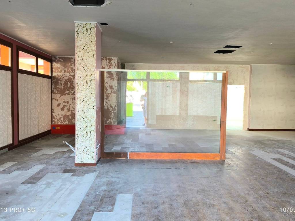 negozio in vendita a Mantova