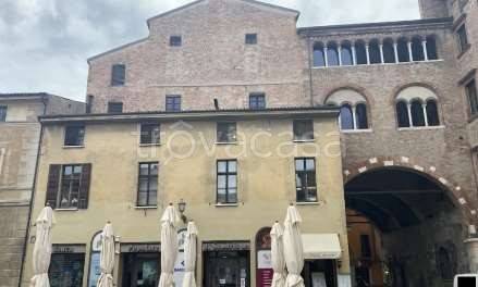 negozio in vendita a Mantova