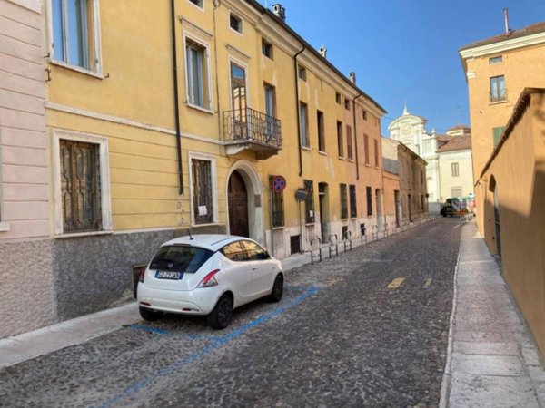 casa indipendente in vendita a Mantova in zona Centro Storico