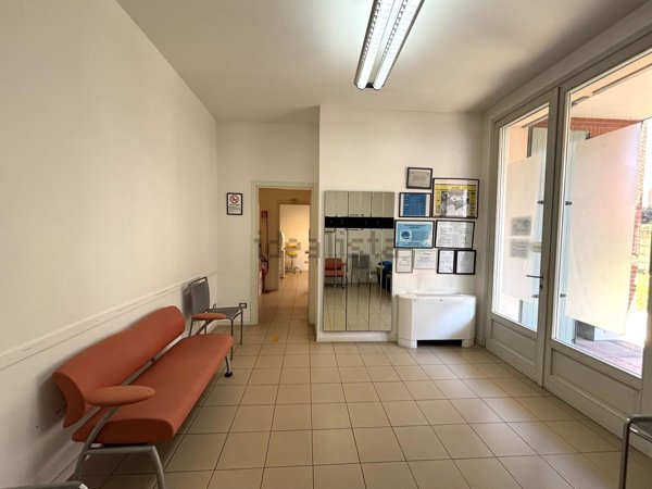 ufficio in vendita a Mantova in zona Strada Dosso del Corso
