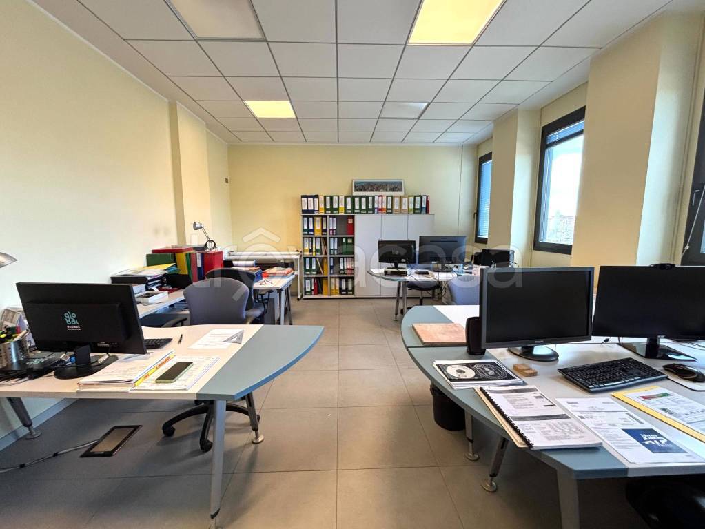 ufficio in vendita a Mantova in zona Tè Brunetti