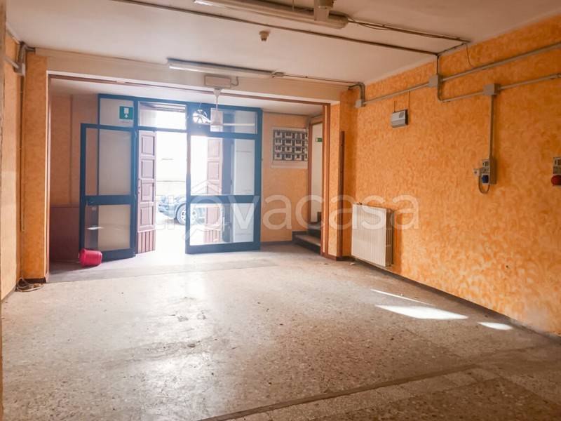 negozio in vendita a Mantova