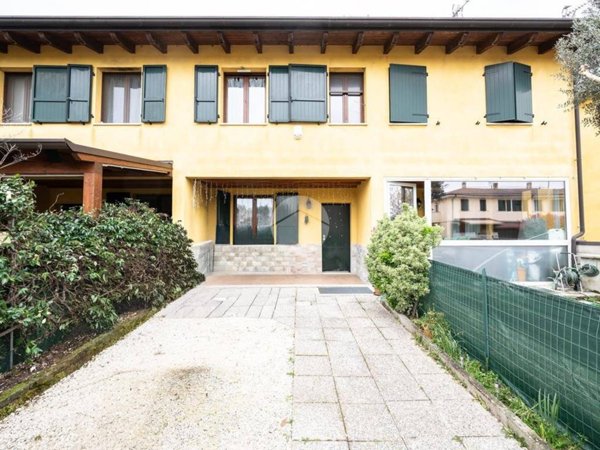 casa indipendente in vendita a Mantova in zona Chiesanuova