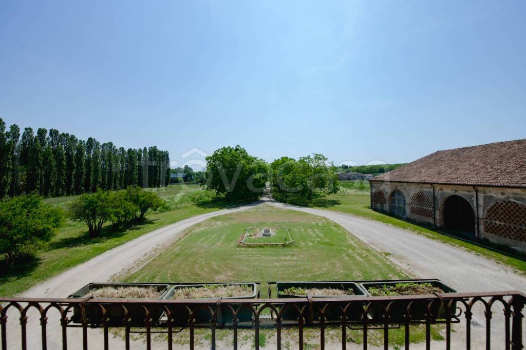 appartamento in vendita a Mantova in zona Chiesanuova