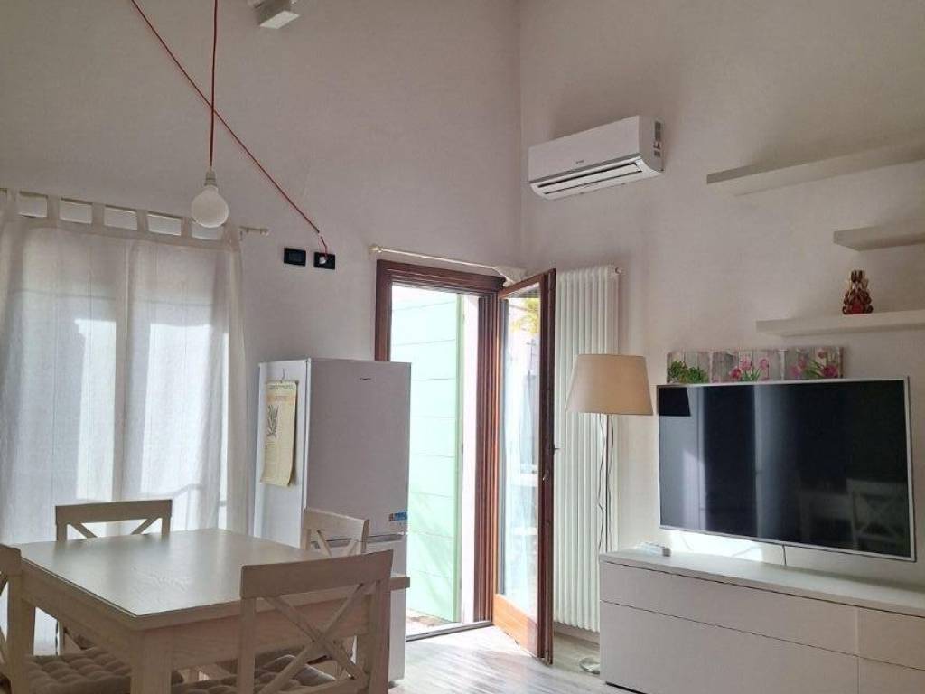 casa indipendente in vendita a Mantova in zona Virgiliana