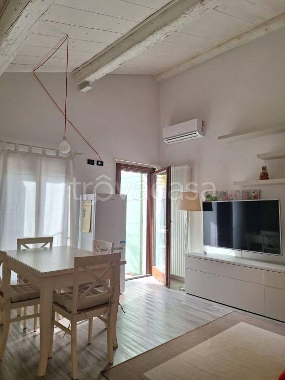 casa indipendente in vendita a Mantova in zona Virgiliana