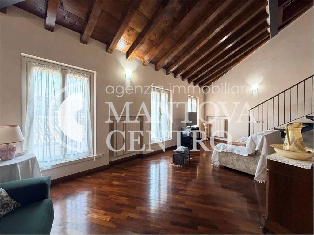 appartamento in vendita a Mantova in zona Centro Storico