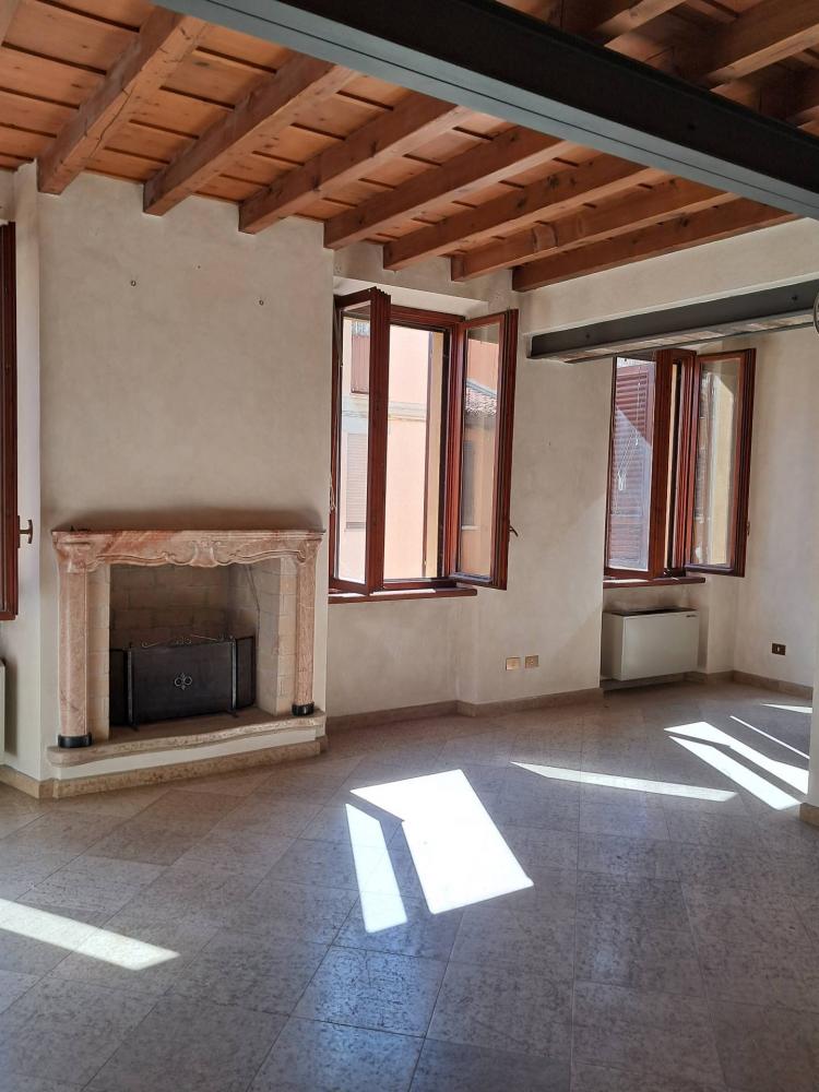 casa indipendente in vendita a Mantova in zona Centro Storico